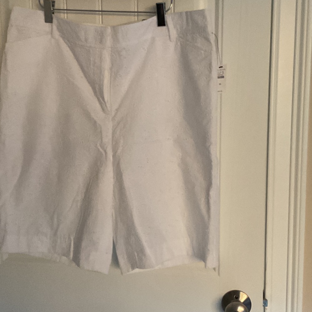 Talbots Women's Perfect Short 10 1/2”  
White Eyelet